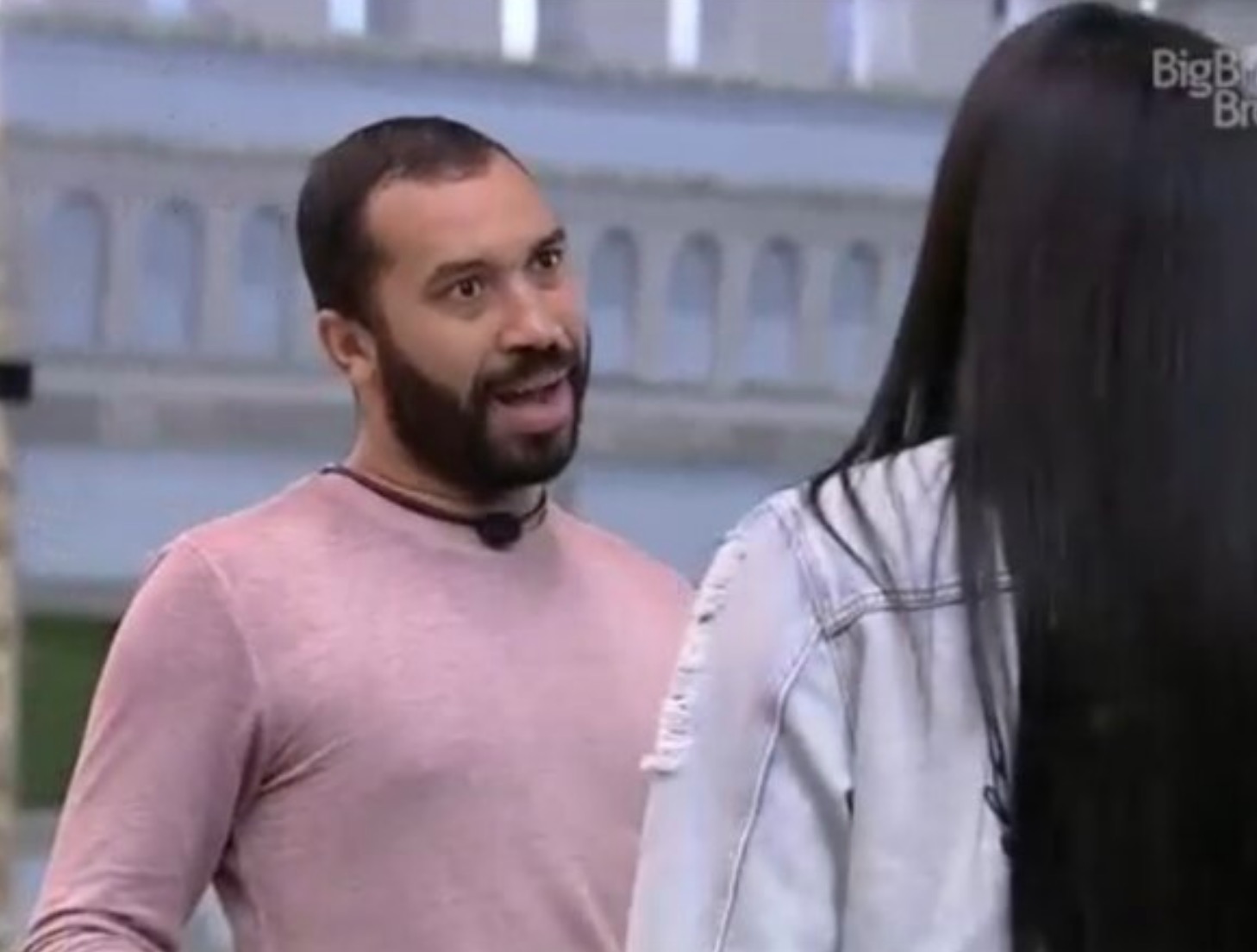 Entenda a expressão basculho, usada por Gilberto em briga com Pocah no BBB