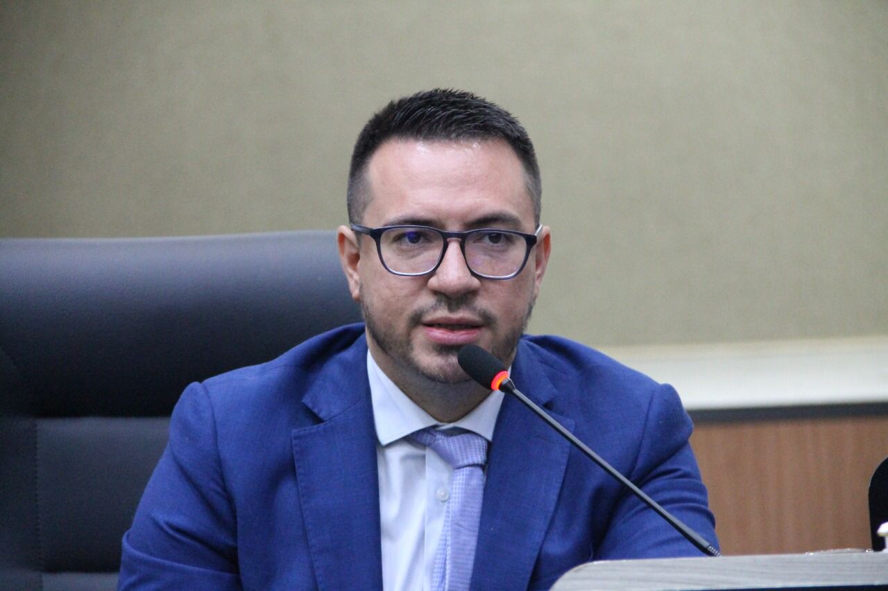 Vereador de Manaus comemora reabertura de escola no Santo Antônio