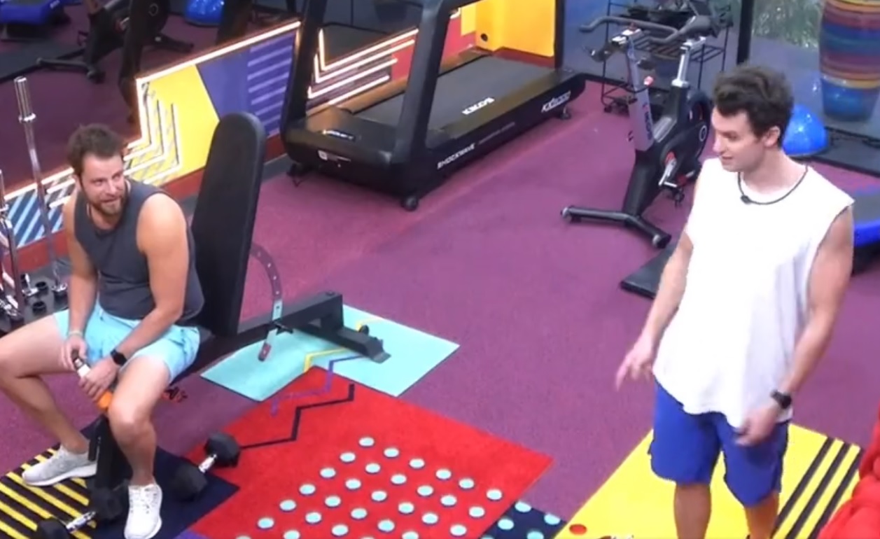 Gustavo e Lucas miram em Jade e planejam inventar mentira para ver como fofoca circula