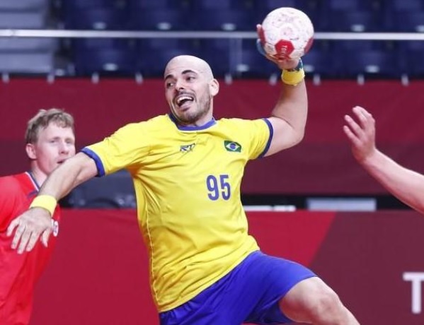 Brasil perde para a França no handebol masculino