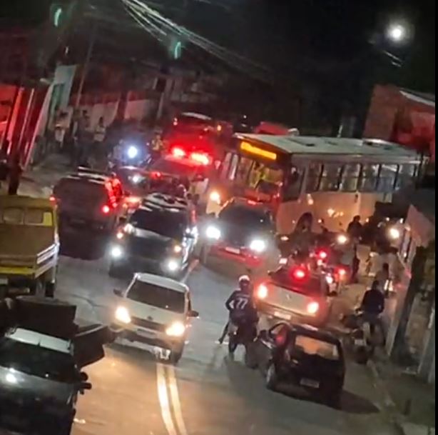 Grupo é perseguido por motociclistas e preso após fazer arrastões na zona leste de Manaus