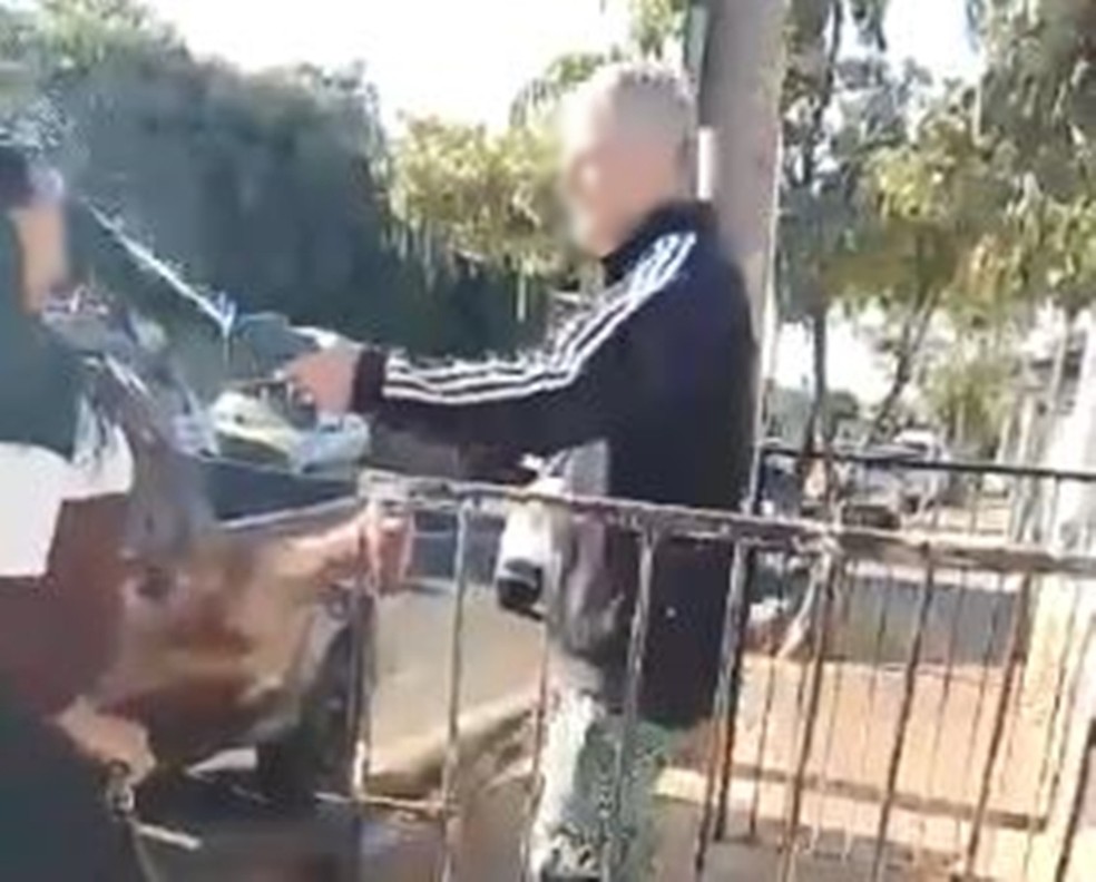 Patrão joga ácido em faxineira que deixou derrubar produto de limpeza