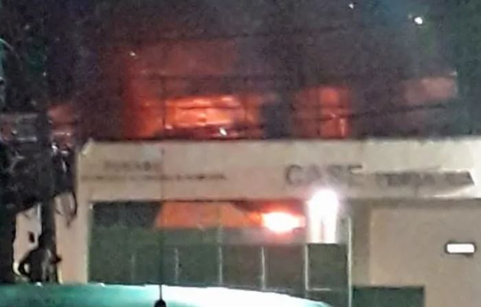 Adolescente morre durante rebelião e incêndio em centro socioeducativo