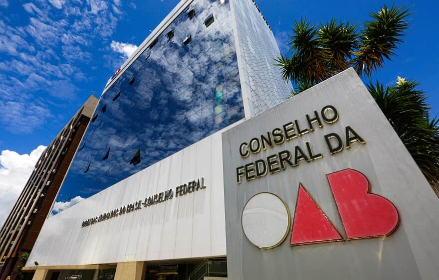 OAB é criticada por silêncio diante do STF e reação a cena de novela da Globo