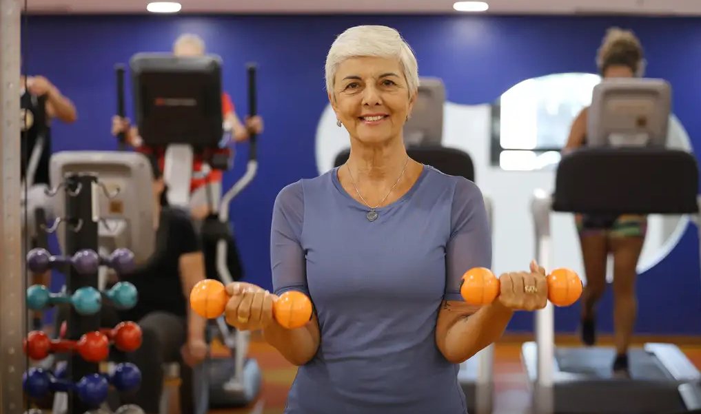 Musculação protege cérebro de idosos contra demência, diz estudo
