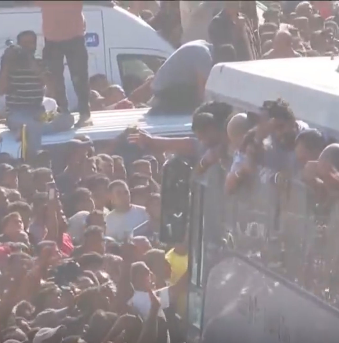 Israel começa a libertar quase 2 mil prisioneiros palestinos após cessar-fogo