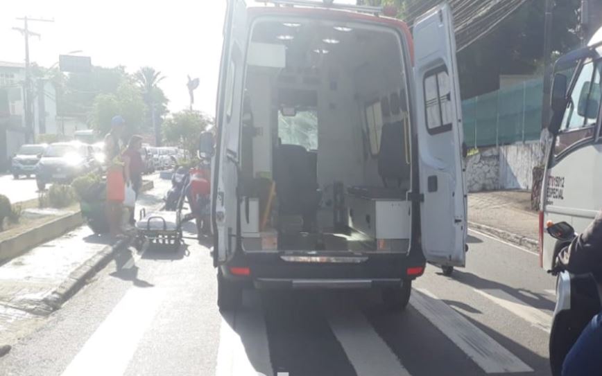 Acidente: Atropelamento em faixa de pedestres deixa 2 pessoas feridas em Manaus