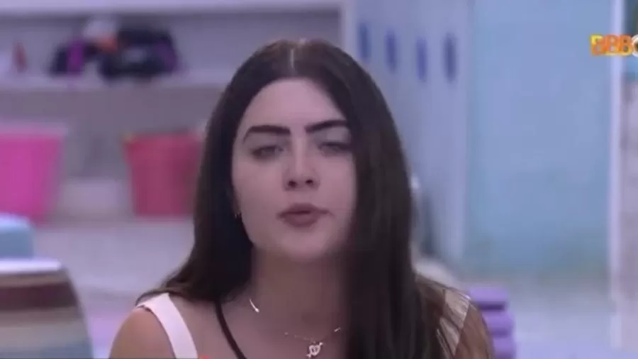Sensitiva? Jade tem paralisia do sono e "prevê" quarto preto: 'Vai chegar"