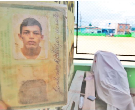 Barbeiro é morto com 9 tiros e tem equipamentos roubados no Jorge Teixeira