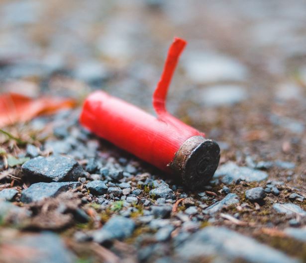 PM se irrita com pedido para não fumar e atira contra casa de festas no Amazonas