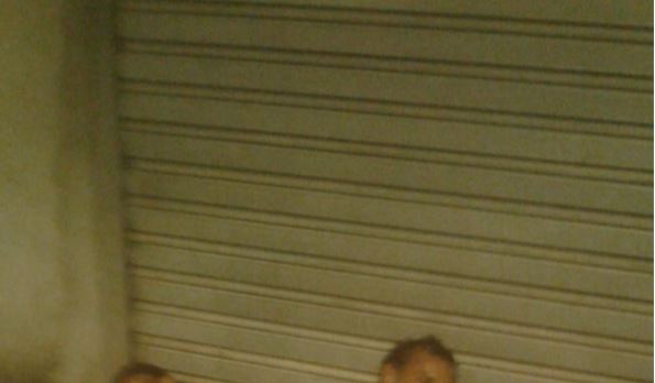 Dono de padaria é preso após dupla morrer eletrocutada ao encostar em portão em Manaus