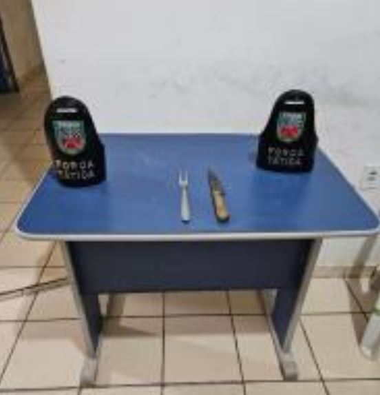 Marido tenta matar esposa e enteada a golpes de faca e garfo em Tonantins