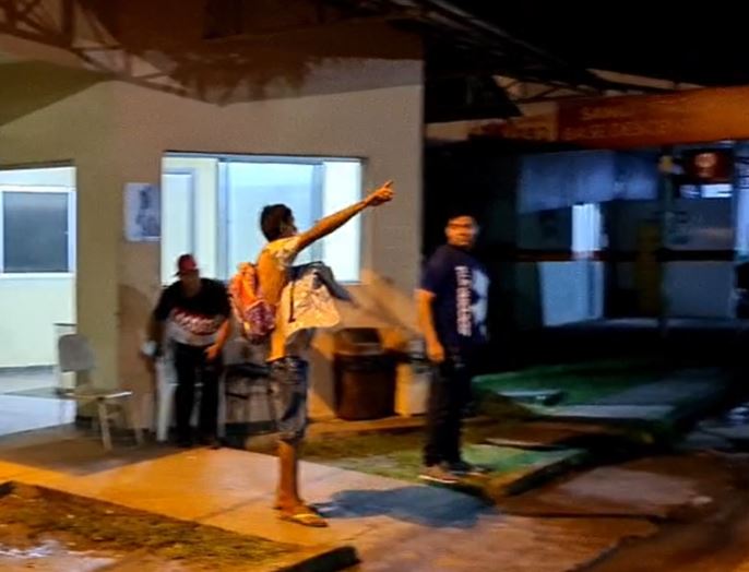 Revoltado, pai invade necrotério e retira corpo de bebê recém-nascido no Amazonas