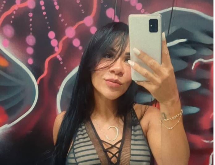 Família dá último adeus à amazonense assassinada pelo namorado em São Paulo