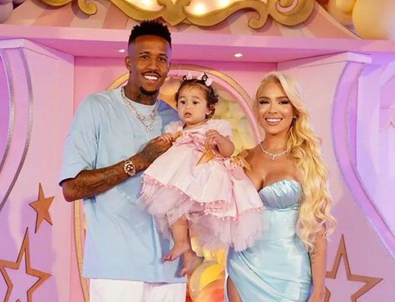 Em ação de guarda, Militão diz que Karoline é 'péssima mãe' e usa foto da Farofa da Gkay