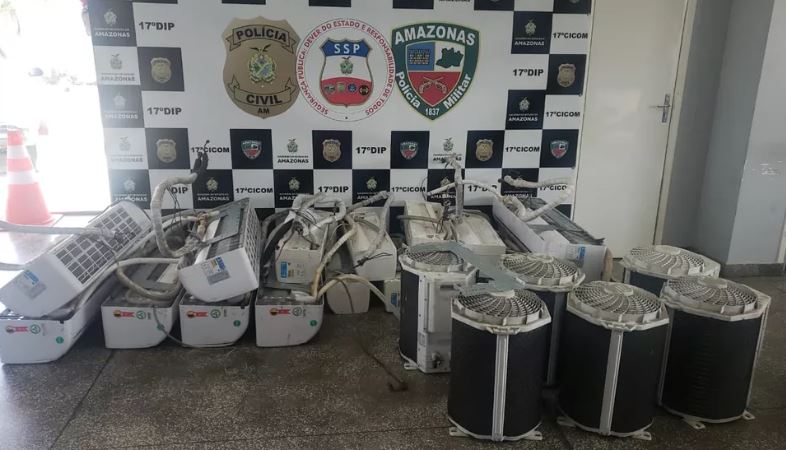 Diretora e marido são presos por furtarem 30 condicionadores de ar de escola em Manaus