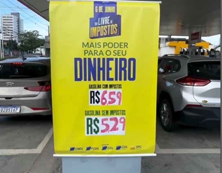 Gasolina a R$ 5,29 gera fila quilométrica e deixa trânsito lento na Av. Djalma Batista