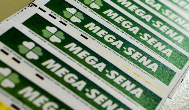 R$ 300 milhões: Mega-Sena sorteia o maior valor da história; confira dezenas