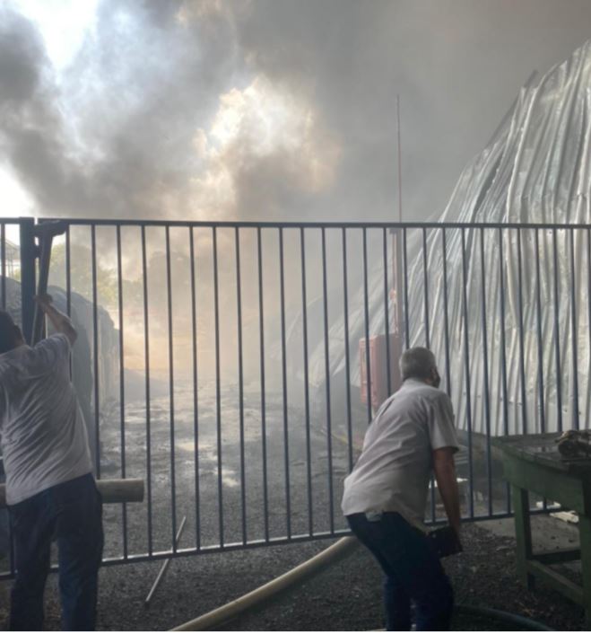 5 funcionários são levados para hospital após incêndio no Distrito Industrial em Manaus