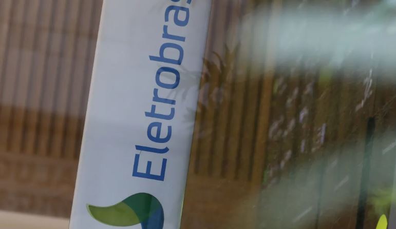 Eletrobras recupera R$ 142 milhões após controvérsia judicial e afastamento de magistrados