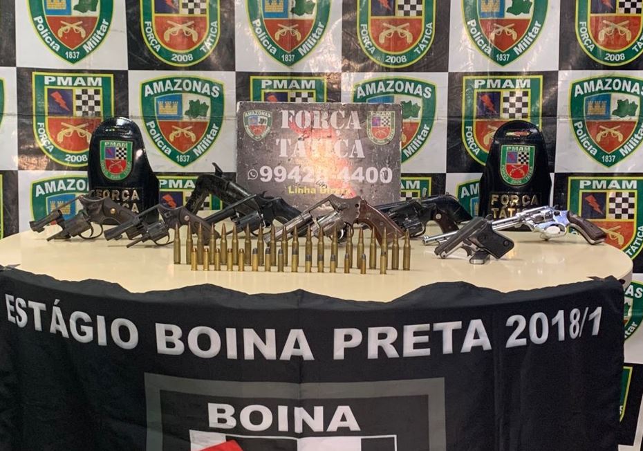 10 armas são apreendidas em área vermelha em Manaus