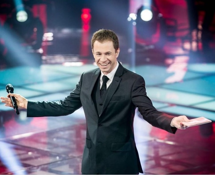 Tiago Leifert quebra o silêncio sobre demissão da Globo: 'extremamente difícil'