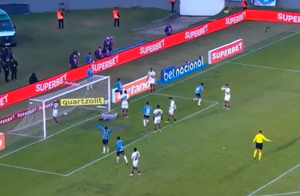 Fluminense perde para o Grêmio e se afunda na lanterna do Campeonato Brasileiro