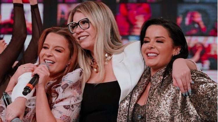 Maraisa desabafa sobre morte de Marília Mendonça e mostra anel do infinito, símbolo de amizade
