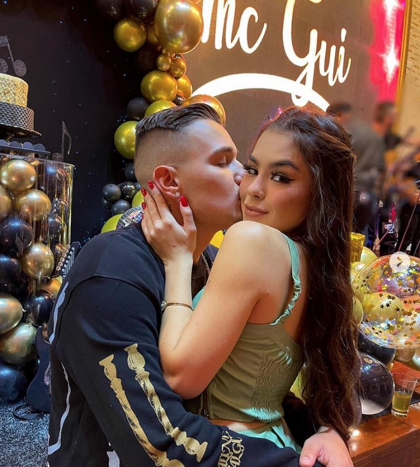 MC Gui faz festa de aniversário com aglomeração e é criticado