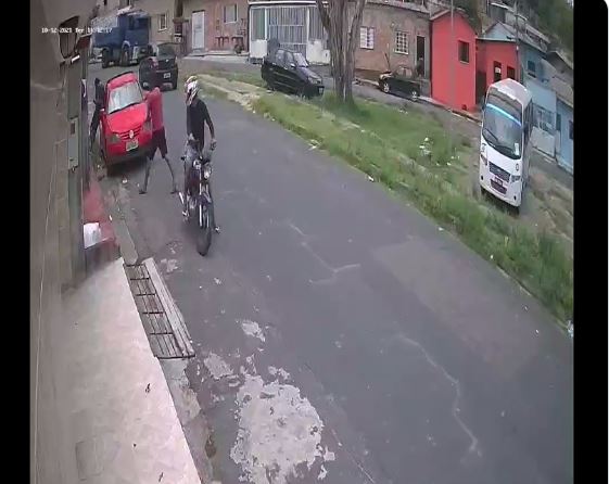 Vídeo: Jovem é morto mesmo depois de entregar celular para assaltantes em Manaus