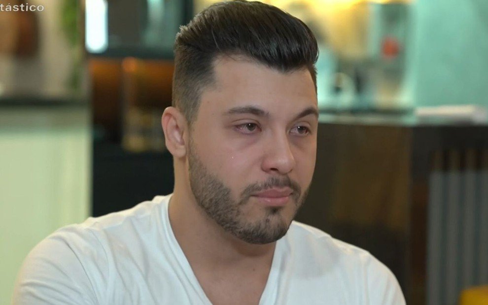 Murilo Huff, pai do filho de Marília Mendonça, chora ao falar da cantora; veja vídeos