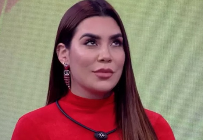 Naiara é eliminada de dinâmica e bate boca ao vivo com ex-BBBs 