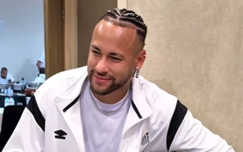 Neymar desabafa após bate-boca com torcedor do Santos: "É difícil controlar" 