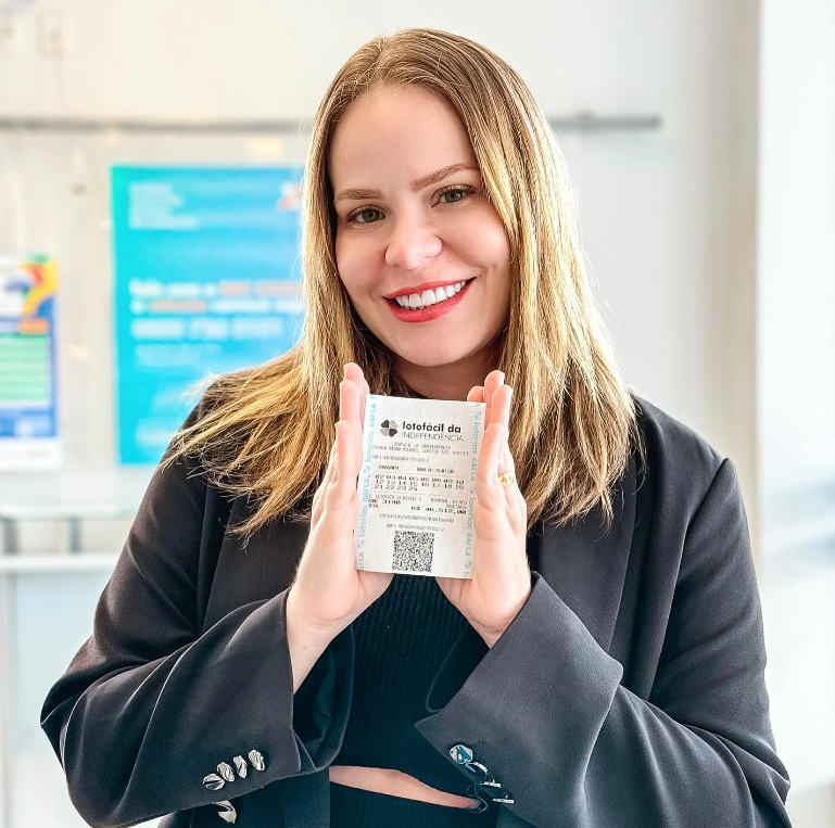 Ex-BBB Paulinha ganha na Lotofácil da Independência pelo 4º ano consecutivo