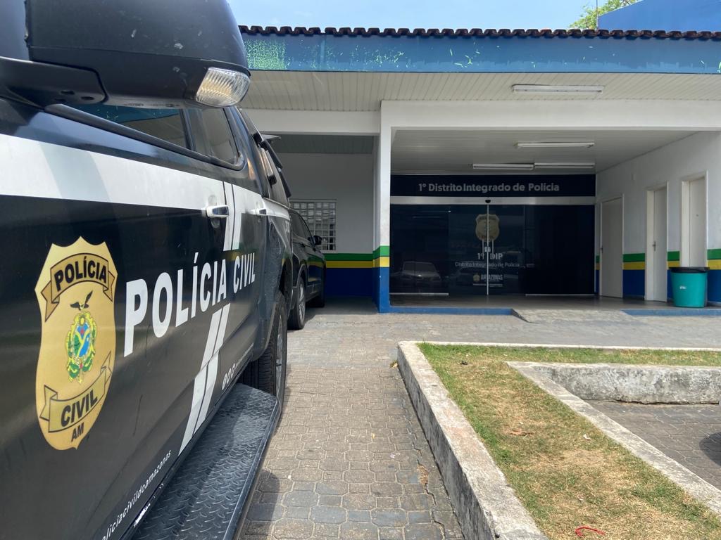 Mulher é presa por se passar por servidora pública e aplicar golpes em Manaus