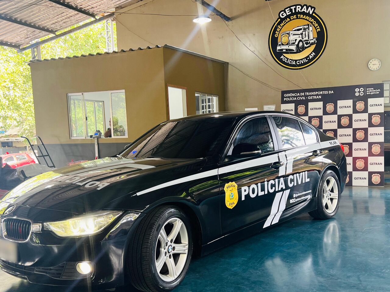 BMW blindado apreendido em operação passa a ser usado pela Polícia Civil do Amazonas