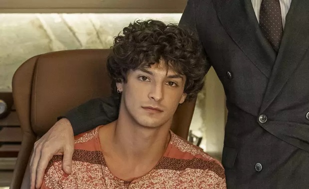 Filho de Helena Ranaldi, Pedro Waddington estreia no remake de Vale Tudo