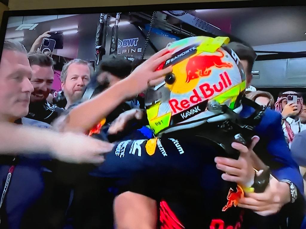 Pérez aproveita problemas de Verstappen e vence o GP da Arábia Saudita