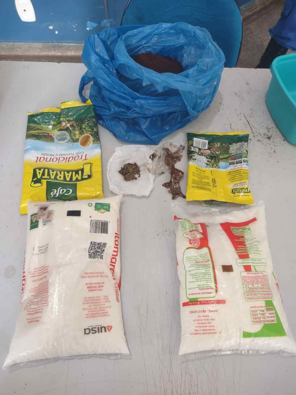 Mulheres são presas ao enviarem drogas em pacotes de café para detento em Amazonas