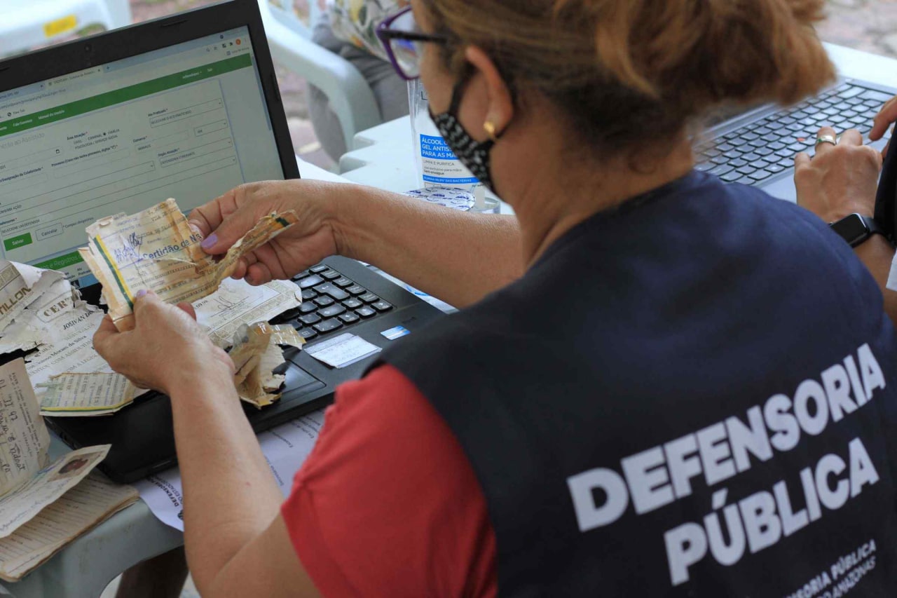 'Defesa itinerante' leva atendimento jurídico gratuito a moradores no Amazonas