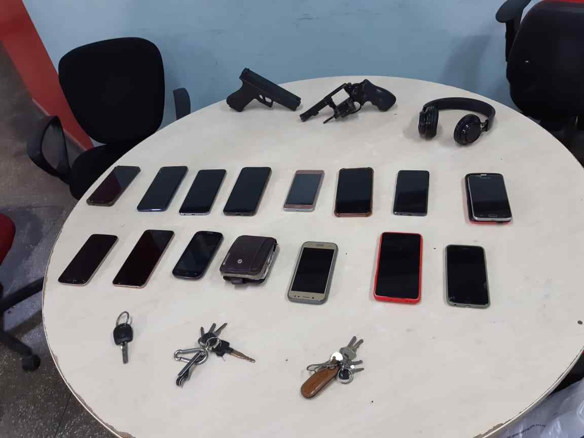 Homem é preso após assaltar micro-ônibus e trocar tiros com a PM em Manaus