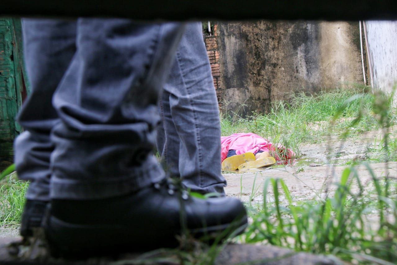 Jovem foge para escapar da morte, mas é executado com 4 tiros em Manaus