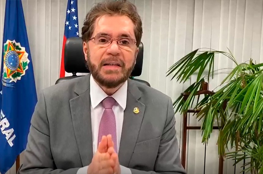  Senador vê riscos para segurança em projeto de polícia internacional