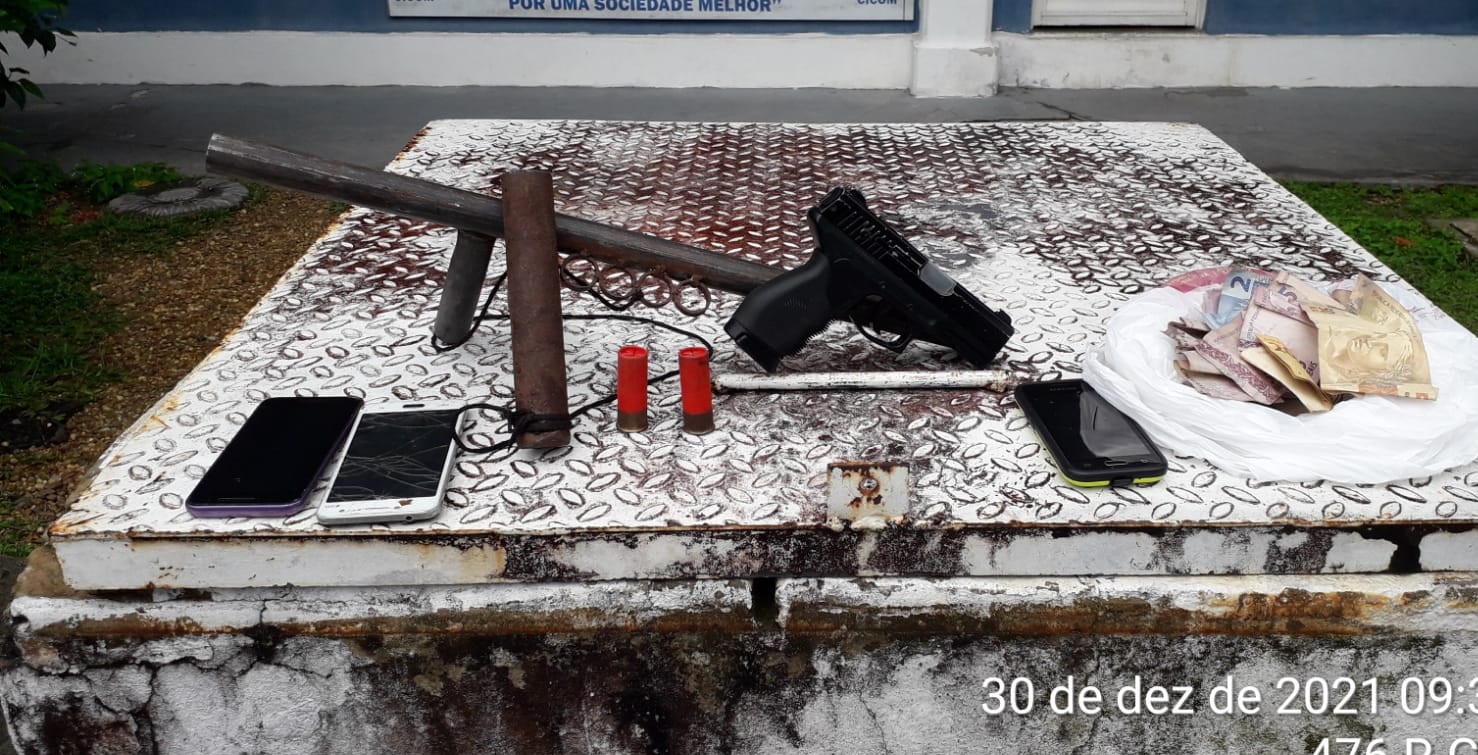 Homem é preso ao apontar espingarda na cabeça de cliente em padaria de Manaus