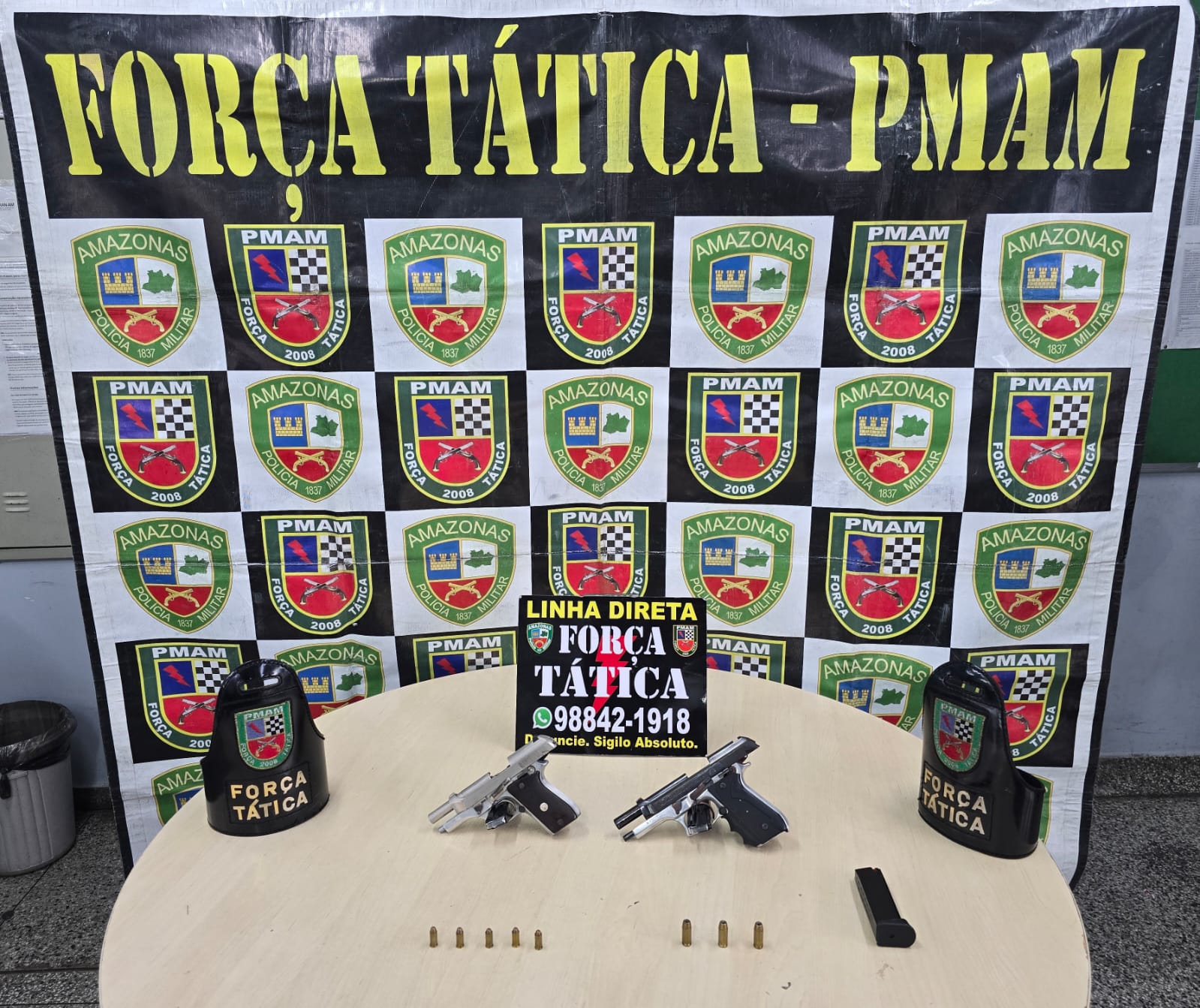 Homem é preso com arma, balaclava e colete à prova de balas no Santa Etelvina