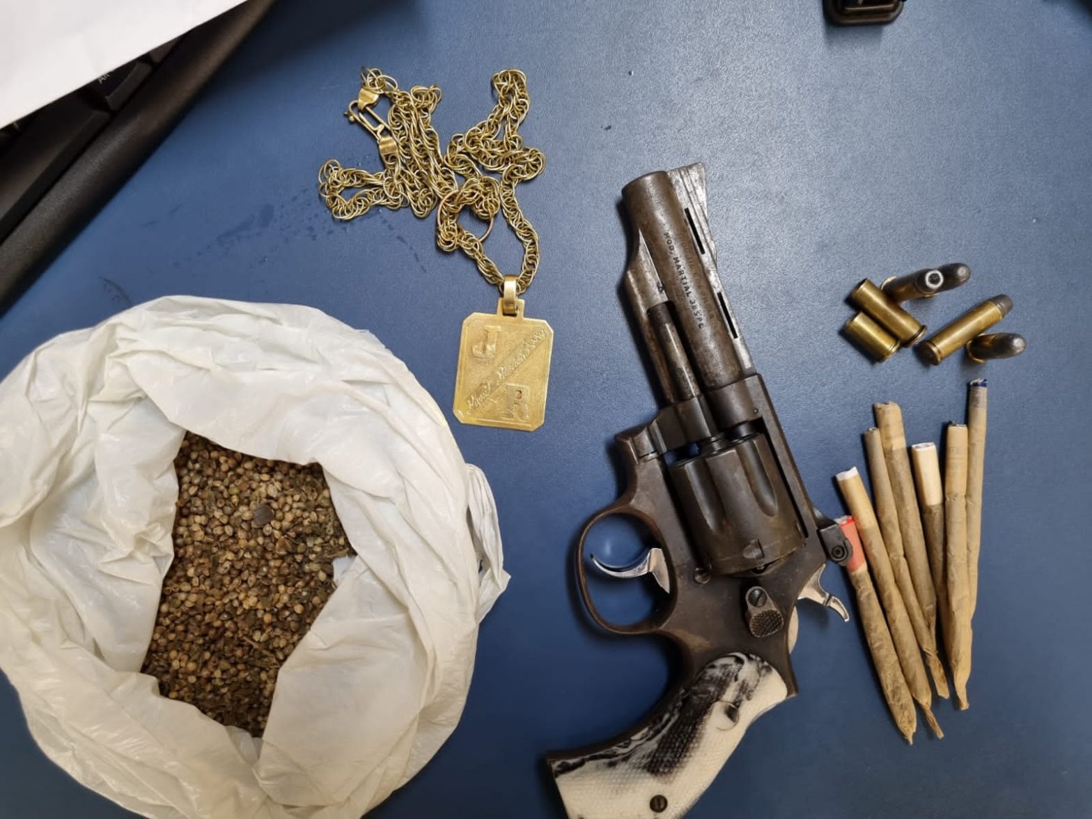 Empresários suspeitos de roubarem combustíveis de balsa são presos em Parintins