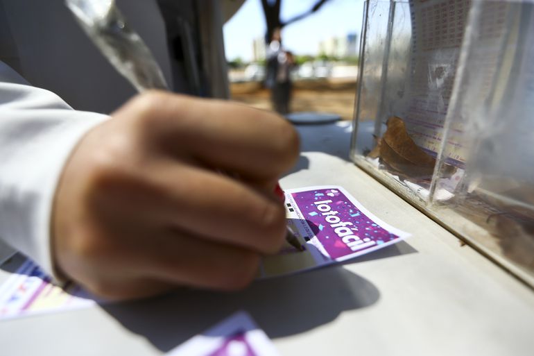 Aposta de Manaus ganha mais de R$ 1 milhão na Lotofácil