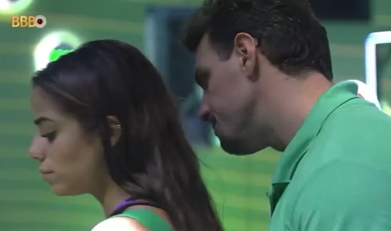 Key tem crise de ciúmes de Gustavo: 'Ela não me respeita'