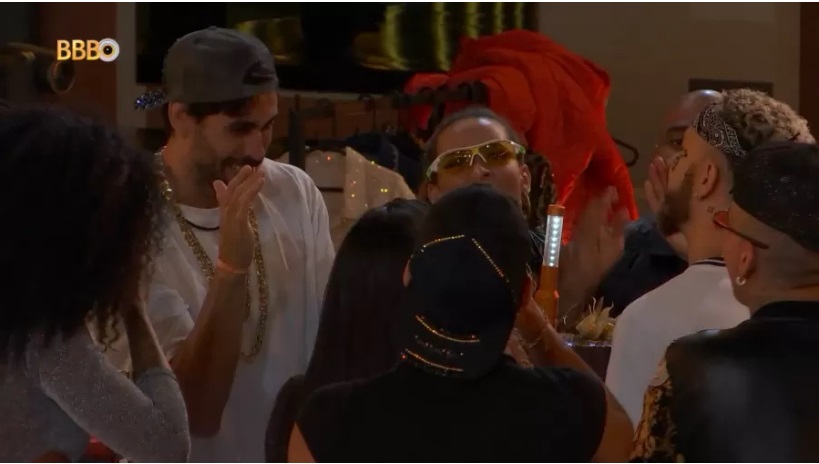 Sapato comemora aniversário durante festa no BBB23