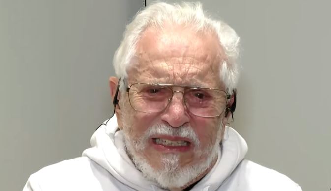 Dopado, Carlos Alberto de Nóbrega se emociona ao falar da morte de Silvio Santos